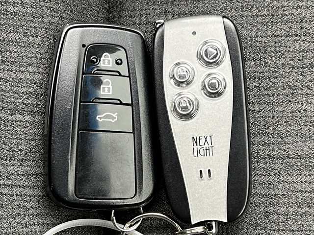 トヨタ カムリ G 宮城県 2017(平29)年 3.3万km プラチナホワイトパールマイカ 禁煙車/トヨタセーフティセンス/・プリクラッシュセーフティ/・レーンディパーチャーアラート/・レーダークルーズコントロール/・オートハイビーム/純正SDナビ/・CD.DVD.SD.BT/フルセグTV/バックモニター/D席パワーシート/ビルトインETC/ドライブレコーダー（FR）/電動パーキングブレーキ/オートホールド機能/LEDヘッドライト/LEDフォグランプ/ステアリングスイッチ/横滑り防止装置/プッシュスタート/スマートキー/社外17インチアルミホイール/社外フロアマット