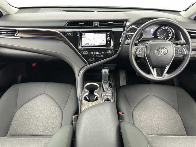 トヨタ カムリ G 宮城県 2017(平29)年 3.3万km プラチナホワイトパールマイカ 禁煙車/トヨタセーフティセンス/・プリクラッシュセーフティ/・レーンディパーチャーアラート/・レーダークルーズコントロール/・オートハイビーム/純正SDナビ/・CD.DVD.SD.BT/フルセグTV/バックモニター/D席パワーシート/ビルトインETC/ドライブレコーダー（FR）/電動パーキングブレーキ/オートホールド機能/LEDヘッドライト/LEDフォグランプ/ステアリングスイッチ/横滑り防止装置/プッシュスタート/スマートキー/社外17インチアルミホイール/社外フロアマット