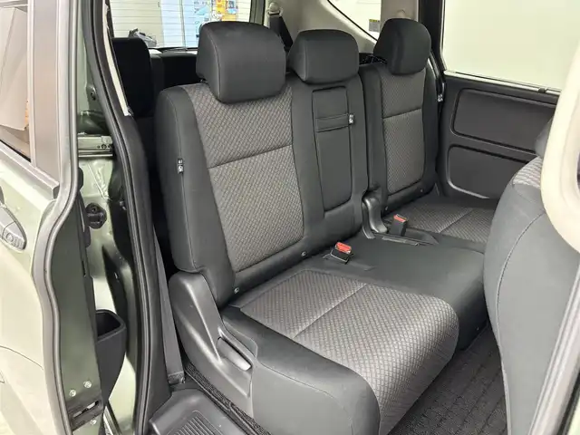 ホンダ フリード G ブラックスタイル 福岡県 2023(令5)年 0.8万km シルバーミストグリーンM ワンオーナー　/後席モニター　/社外ナビ／フルセグＴＶ　/バックカメラ　/ＥＴＣ　/前後ドラレコ　/レーダークルコン　/衝突被害軽減ブレーキ　/レーンキープ　/アイドリングストップ　/両側電動スライドドア　/シートヒーター