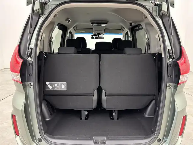 ホンダ フリード G ブラックスタイル 福岡県 2023(令5)年 0.8万km シルバーミストグリーンM ワンオーナー　/後席モニター　/社外ナビ／フルセグＴＶ　/バックカメラ　/ＥＴＣ　/前後ドラレコ　/レーダークルコン　/衝突被害軽減ブレーキ　/レーンキープ　/アイドリングストップ　/両側電動スライドドア　/シートヒーター