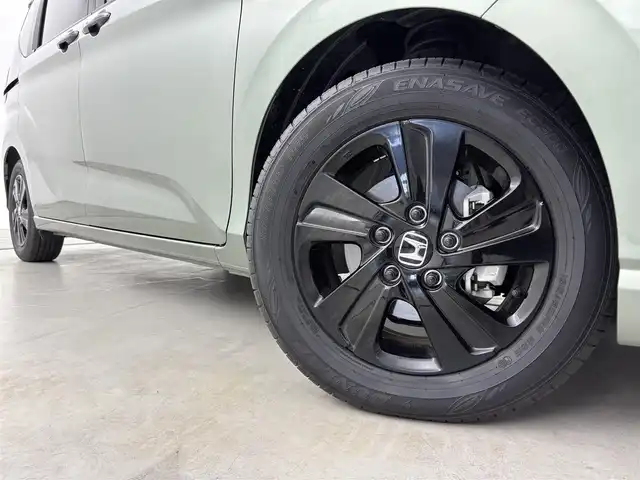 ホンダ フリード G ブラックスタイル 福岡県 2023(令5)年 0.8万km シルバーミストグリーンM ワンオーナー　/後席モニター　/社外ナビ／フルセグＴＶ　/バックカメラ　/ＥＴＣ　/前後ドラレコ　/レーダークルコン　/衝突被害軽減ブレーキ　/レーンキープ　/アイドリングストップ　/両側電動スライドドア　/シートヒーター