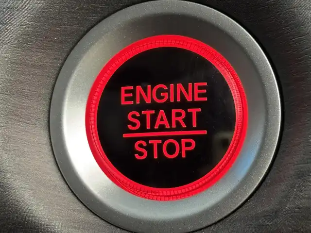 ホンダ フリード G ブラックスタイル 福岡県 2023(令5)年 0.8万km シルバーミストグリーンM ワンオーナー　/後席モニター　/社外ナビ／フルセグＴＶ　/バックカメラ　/ＥＴＣ　/前後ドラレコ　/レーダークルコン　/衝突被害軽減ブレーキ　/レーンキープ　/アイドリングストップ　/両側電動スライドドア　/シートヒーター