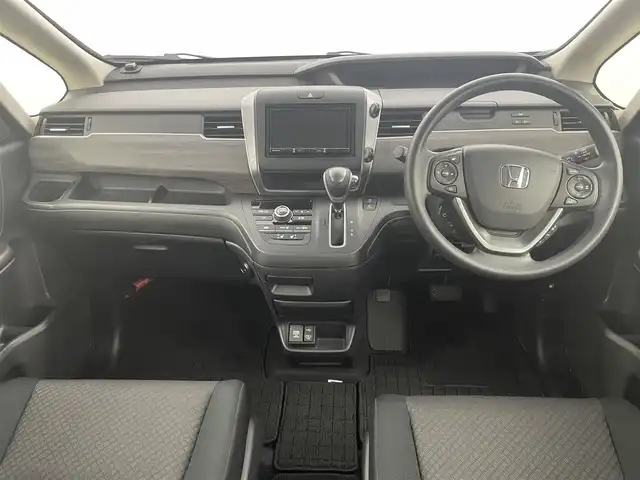 ホンダ フリード G ブラックスタイル 福岡県 2023(令5)年 0.8万km シルバーミストグリーンM ワンオーナー　/後席モニター　/社外ナビ／フルセグＴＶ　/バックカメラ　/ＥＴＣ　/前後ドラレコ　/レーダークルコン　/衝突被害軽減ブレーキ　/レーンキープ　/アイドリングストップ　/両側電動スライドドア　/シートヒーター