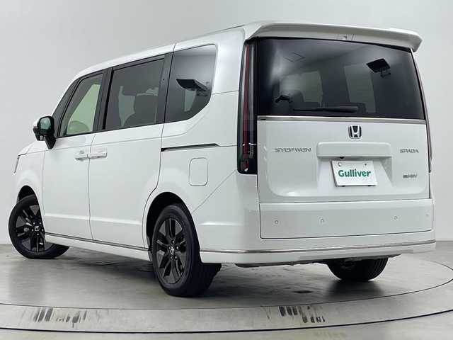 ホンダ ステップワゴン スパーダ eHEV 埼玉県 2023(令5)年 3.1万km プラチナホワイトパール 純正１１．４インチナビ　　/バックカメラ/両側電動スライドドア　/電動リアゲート/コーナーセンサー　/レーダークルーズコントロール　/レーンキープアシスト　/ブラインドスポットモニター　/衝突軽減ブレーキ　/ETC/前席シートヒーター　/ウインカーミラー/革巻きハンドル/フロアマット