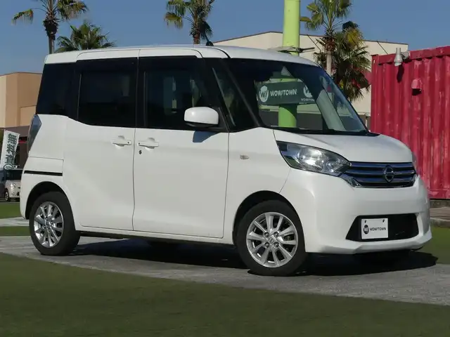 日産 デイズ ルークス X Vセレクション 千葉県 2016(平28)年 6.3万km ホワイトパール エマージェンシーブレーキ/両側パワースライドドア/純正SDナビ/地デジTV/【DVD/CD再生機能】/アラウンドビューモニター/ドライブレコーダー/革巻きステアリング/純正14インチアルミホイル/インテリジェントキー