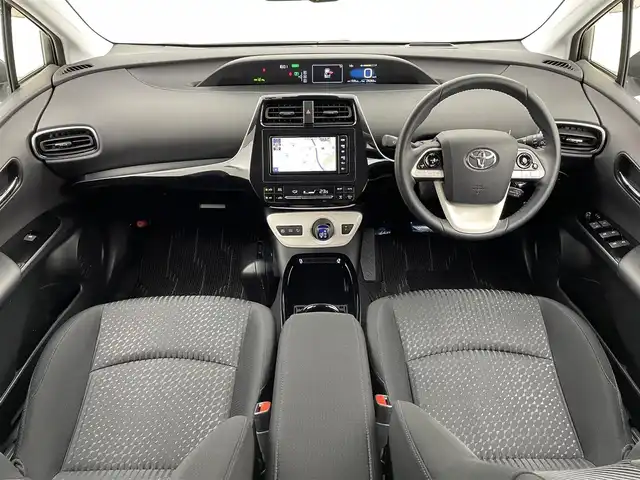 トヨタ プリウス A 宮城県 2018(平30)年 3万km シルバーM 純正ナビ/アダプティブクルーズコントロール/クリアランスソナー/ＬＥＤヘッドランプ/ヘッドアップディスプレイ/アドバンスドパーク/プリクラッシュセーフティ/BSM/レーントレーシングアシスト/オートマチックハイビーム/バックカメラ/ＥＴＣ/ドライブレコーダー/Bluetoothオーディオ/フルセグTV/禁煙車