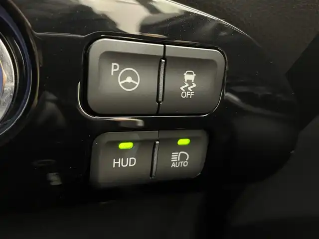 トヨタ プリウス A 宮城県 2018(平30)年 3万km シルバーM 純正ナビ/アダプティブクルーズコントロール/クリアランスソナー/ＬＥＤヘッドランプ/ヘッドアップディスプレイ/アドバンスドパーク/プリクラッシュセーフティ/BSM/レーントレーシングアシスト/オートマチックハイビーム/バックカメラ/ＥＴＣ/ドライブレコーダー/Bluetoothオーディオ/フルセグTV/禁煙車