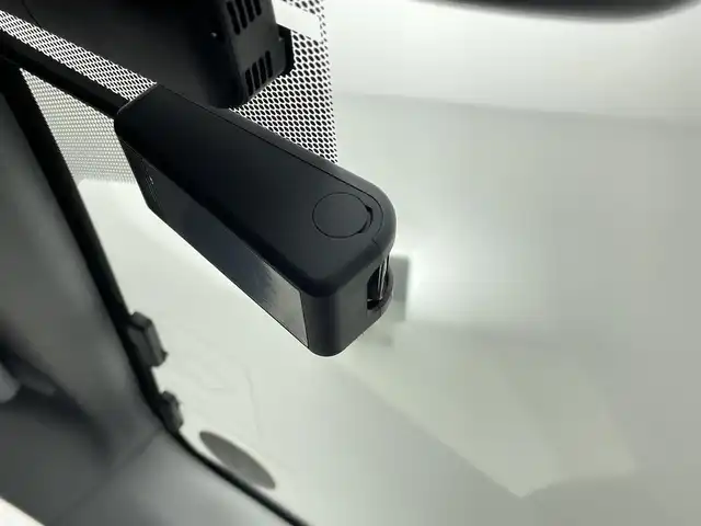 トヨタ プリウス A 宮城県 2018(平30)年 3万km シルバーM 純正ナビ/アダプティブクルーズコントロール/クリアランスソナー/ＬＥＤヘッドランプ/ヘッドアップディスプレイ/アドバンスドパーク/プリクラッシュセーフティ/BSM/レーントレーシングアシスト/オートマチックハイビーム/バックカメラ/ＥＴＣ/ドライブレコーダー/Bluetoothオーディオ/フルセグTV/禁煙車