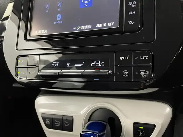 トヨタ プリウス A 宮城県 2018(平30)年 3万km シルバーM 純正ナビ/アダプティブクルーズコントロール/クリアランスソナー/ＬＥＤヘッドランプ/ヘッドアップディスプレイ/アドバンスドパーク/プリクラッシュセーフティ/BSM/レーントレーシングアシスト/オートマチックハイビーム/バックカメラ/ＥＴＣ/ドライブレコーダー/Bluetoothオーディオ/フルセグTV/禁煙車