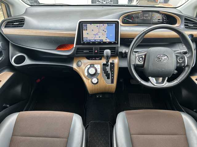 トヨタ シエンタ ハイブリッド G クエロ 富山県 2021(令3)年 8.3万km ブラックマイカ/ベージュ 2トーン 禁煙車/ディーラーオプションナビ/型式：NSZT-Y68T/【フルセグTV/CD/DVD/Bluetooth/SD】/ハーフレザー/両側パワースライドドア/三列シート/クルーズコントロール/ドライブレコーダー前後/バックカメラ/純正フロアマット/オートハイビーム/ビルトインＥＴＣ/フォグライト/LEDヘッドライト