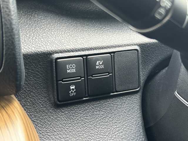 トヨタ シエンタ ハイブリッド G クエロ 富山県 2021(令3)年 8.3万km ブラックマイカ/ベージュ 2トーン 禁煙車/ディーラーオプションナビ/型式：NSZT-Y68T/【フルセグTV/CD/DVD/Bluetooth/SD】/ハーフレザー/両側パワースライドドア/三列シート/クルーズコントロール/ドライブレコーダー前後/バックカメラ/純正フロアマット/オートハイビーム/ビルトインＥＴＣ/フォグライト/LEDヘッドライト