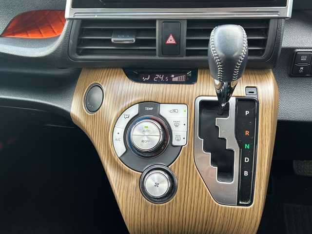 トヨタ シエンタ ハイブリッド G クエロ 富山県 2021(令3)年 8.3万km ブラックマイカ/ベージュ 2トーン 禁煙車/ディーラーオプションナビ/型式：NSZT-Y68T/【フルセグTV/CD/DVD/Bluetooth/SD】/ハーフレザー/両側パワースライドドア/三列シート/クルーズコントロール/ドライブレコーダー前後/バックカメラ/純正フロアマット/オートハイビーム/ビルトインＥＴＣ/フォグライト/LEDヘッドライト