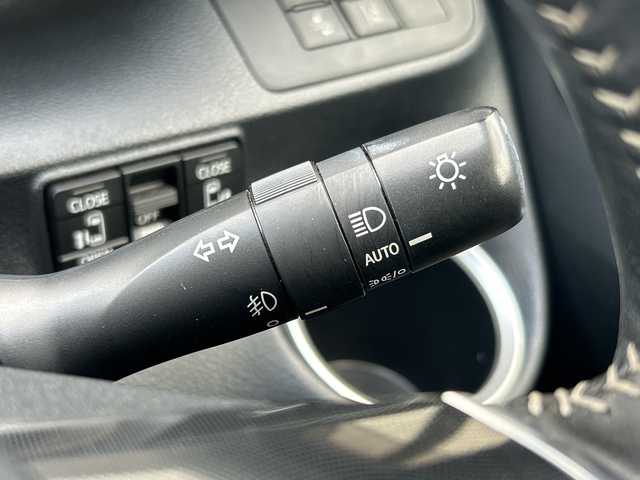 トヨタ シエンタ ハイブリッド G クエロ 富山県 2021(令3)年 8.3万km ブラックマイカ/ベージュ 2トーン 禁煙車/ディーラーオプションナビ/型式：NSZT-Y68T/【フルセグTV/CD/DVD/Bluetooth/SD】/ハーフレザー/両側パワースライドドア/三列シート/クルーズコントロール/ドライブレコーダー前後/バックカメラ/純正フロアマット/オートハイビーム/ビルトインＥＴＣ/フォグライト/LEDヘッドライト