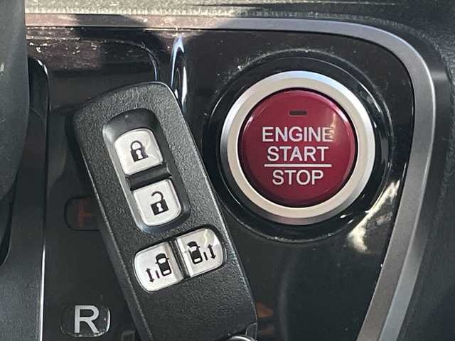 ホンダ Ｎ ＢＯＸ 2トーン カスタム G Lパッケージ 山口県 2015(平27)年 11.1万km プレミアムホワイトパールⅡ 社外ナビ/CD/DVD/SD/BT/AM/FM/フルセグTV/バックカメラ/両側パワースライドドア/ETC/オートライト/電動格納ミラー/純正フロアマット