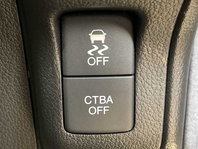 ホンダ Ｎ ＢＯＸ 2トーン カスタム G Lパッケージ 山口県 2015(平27)年 11.1万km プレミアムホワイトパールⅡ 社外ナビ/CD/DVD/SD/BT/AM/FM/フルセグTV/バックカメラ/両側パワースライドドア/ETC/オートライト/電動格納ミラー/純正フロアマット