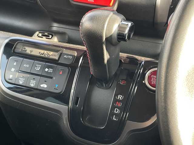 ホンダ Ｎ ＢＯＸ 2トーン カスタム G Lパッケージ 山口県 2015(平27)年 11.1万km プレミアムホワイトパールⅡ 社外ナビ/CD/DVD/SD/BT/AM/FM/フルセグTV/バックカメラ/両側パワースライドドア/ETC/オートライト/電動格納ミラー/純正フロアマット