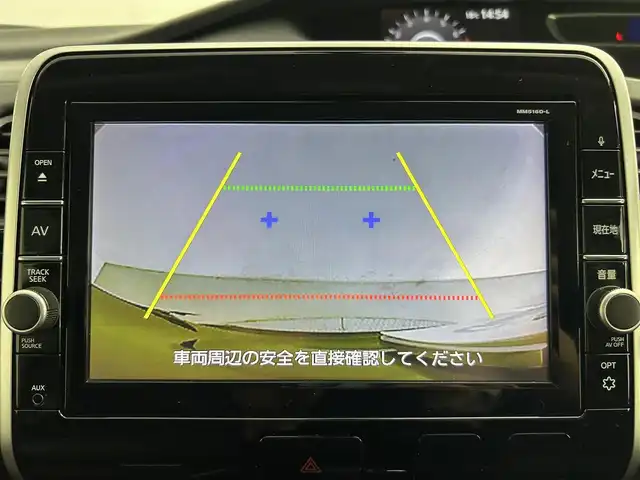 日産 セレナ ハイウェイスター 道北・旭川 2017(平29)年 2.1万km ダイヤモンドブラック ・4WD/・寒冷地仕様/・純正SDナビ/・CD/DVD/SD/BT/iPod/AUX/USB/フルセグ/・バックカメラ/・エマージェンシーブレーキ/・横滑り防止装置/・アイドリングストップ/・ステアリングスイッチ/・ミラーヒーター/・電動格納ウィンカーミラー/・LEDヘッドライト/・オートライト/・フォグライト/・ドアバイザー/・純正フロアマット/・社外１８インチAW/・エンジンスターター/・プッシュスタート/・スマートキー/・スペアキー