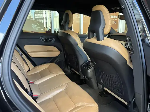 ボルボ ＸＣ６０ D4 AWD インスクリプション 宮城県 2018(平30)年 4.8万km 黒 純正ナビ/全周囲カメラ/フルセグTV/AppleCarplay/AndroidAuto/茶革シート/シートヒーター/エアシート/パワーシート/アイドリングストップ/ACC/LKA/BSM/衝突軽減ブレーキ/LEDヘッドライト/アダクティブヘッドライト/電動パーキング/オートホールド/純正19インチAw/パワーバックドア