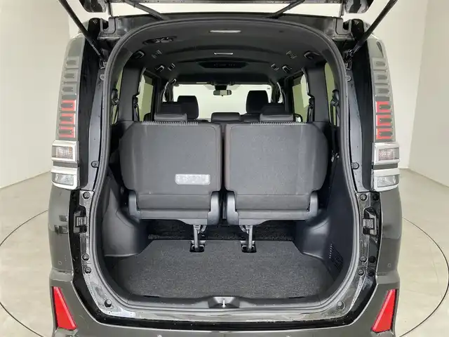 トヨタ ヴォクシー ZS 煌Ⅱ 埼玉県 2020(令2)年 5.8万km イナズマスパーキングブラックガラスフレーク 純正９インチナビ　両側パワースライドドア　バックカメラ　ビルトインＥＴＣ　クルーズコントロール　ＬＥＤヘッドライト　ＣＤ　ＤＶＤ　Ｂｌｕｅｔｏｏｔｈ　地デジフルセグＴＶ　スマートキー　オートライト