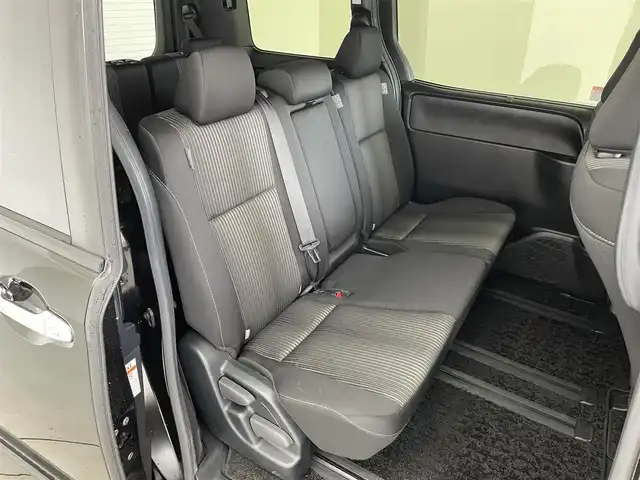 トヨタ ヴォクシー ZS 煌Ⅱ 埼玉県 2020(令2)年 5.8万km イナズマスパーキングブラックガラスフレーク 純正９インチナビ　両側パワースライドドア　バックカメラ　ビルトインＥＴＣ　クルーズコントロール　ＬＥＤヘッドライト　ＣＤ　ＤＶＤ　Ｂｌｕｅｔｏｏｔｈ　地デジフルセグＴＶ　スマートキー　オートライト