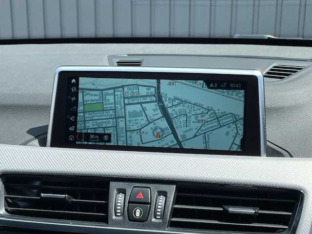 ＢＭＷ Ｘ１ xDrive 18d Mスポーツ 青森県 2018(平30)年 5.4万km アルピンホワイトⅢ 衝突軽減ブレーキ/クルーズコントロール/レーンキープ/横滑り防止/盗難防止/ダウンヒルアシスト/前後ドラレコ/パーキングアシスト/バンパーソナー/ETC/アイドリングストップ/パワーバックドア/前席シートヒーター/純正HDDナビ/（CD/DVD/USB/Bluetooth）/バックカメラ/ETC/HIDヘッドライト/フォグランプ/ブラックキドニーグリル/純正グリル有/純正17インチアルミホイール付スタッドレスタイヤ有/スペアキー×１/4WD/ABS/保証書・取説・記録簿