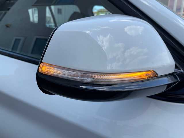 ＢＭＷ Ｘ１ xDrive 18d Mスポーツ 青森県 2018(平30)年 5.4万km アルピンホワイトⅢ 衝突軽減ブレーキ/クルーズコントロール/レーンキープ/横滑り防止/盗難防止/ダウンヒルアシスト/前後ドラレコ/パーキングアシスト/バンパーソナー/ETC/アイドリングストップ/パワーバックドア/前席シートヒーター/純正HDDナビ/（CD/DVD/USB/Bluetooth）/バックカメラ/ETC/HIDヘッドライト/フォグランプ/ブラックキドニーグリル/純正グリル有/純正17インチアルミホイール付スタッドレスタイヤ有/スペアキー×１/4WD/ABS/保証書・取説・記録簿
