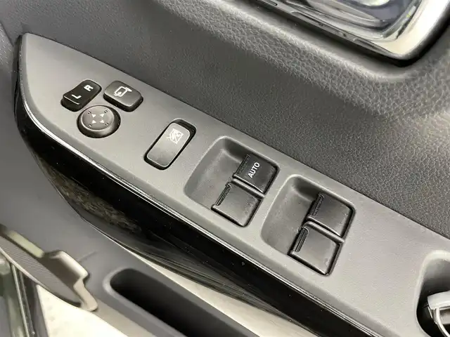 スズキ ハスラー Jスタイル Ⅱ 千葉県 2016(平28)年 6.1万km クールカーキPM 社外SDナビ/バックカメラ/衝突被害軽減システム/車線逸脱警報/ハーフレザーシート/横滑り防止装置/ETC/前後ドライブレコーダー/アイドリングストップ/LEDヘッドライト/フォグランプ/オートライト/ウィンカーミラー/電動格納ミラー/純正15インチAW/D/Nシートヒーター/シートリフター/禁煙車/Bluetooth/フルセグTV/プッシュスタート/スマートキー/フロアマット/ドアバイザー/スペアキー/取扱説明書