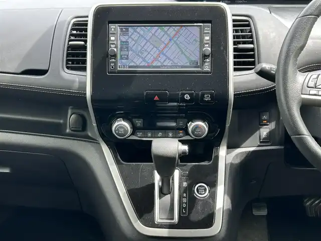 日産 セレナ ハイウェイスター 道東・釧路十勝 2017(平29)年 12万km ブリリアントホワイトパール 4WD/純正ナビ/アラウンドビューモニター/フルセグTV/両側パワースライドドア/クルーズコントロール/衝突軽減ブレーキ/社外AW付冬タイヤ積込/ドアバイザー/フロアマット/プッシュスタート/スマートキー/革巻きステアリング/ステアリングスイッチ