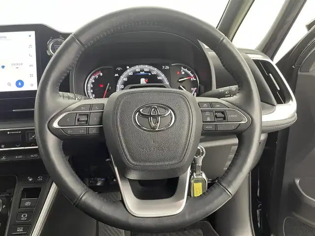 トヨタ ヴォクシー S－Z 千葉県 2022(令4)年 2.8万km アティチュードブラックマイカ 禁煙車/12.1インチフリップダウンモニター　後席モニター/トヨタセーフティセンス/・LDA　レーンディパーチャーアラート　レーンキープ/・PDA　プロアクティブドライビングアシスト/・PCS　プリクラッシュセーフティ　衝突軽減/・PKSB　パーキングサポートブレーキ/・コーナーセンサー/・BSM　ブラインドスポットモニター/両側電動ドア　両側パワースライドドア/快適利便パッケージ/・2列目オットマン/・2列目シートヒーター/・パワーバックドア　電動リアゲート/・ハンドルヒーター　ステアリングヒーター/ユニバーサルステップ/純正10.5インチディスプレイオーディオ/・ディスプレイオーディオplus/・ナビ機能/フルセグTV/CD・DVD/USB入力/HDMI入力/・アラウンドビュー　全方位カメラ/・ビルトインETC2.0/レーダークルーズコントロール/三眼LEDヘッドライト/フォグランプ/オートライト/オートハイビーム/ハーフレザーシート/前席/2列目シートヒーター/純正17インチアルミホイール/革巻きステアリング/ステアリングリモコン/電動パーキングブレーキ
