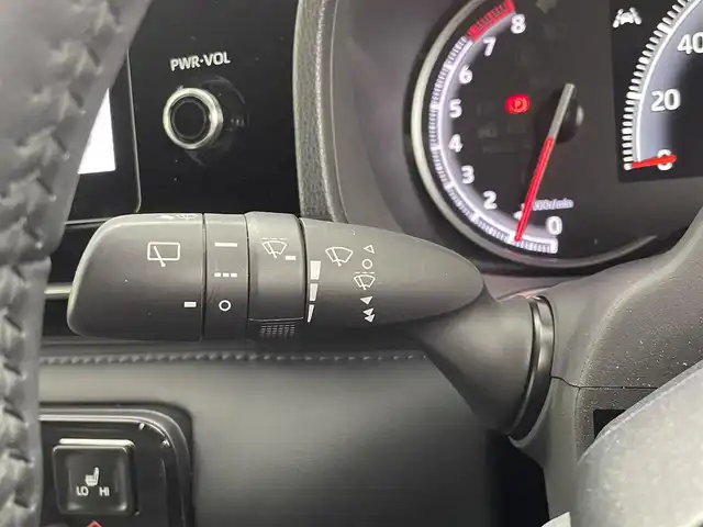 トヨタ ヴォクシー S－Z 千葉県 2022(令4)年 2.8万km アティチュードブラックマイカ 禁煙車/12.1インチフリップダウンモニター　後席モニター/トヨタセーフティセンス/・LDA　レーンディパーチャーアラート　レーンキープ/・PDA　プロアクティブドライビングアシスト/・PCS　プリクラッシュセーフティ　衝突軽減/・PKSB　パーキングサポートブレーキ/・コーナーセンサー/・BSM　ブラインドスポットモニター/両側電動ドア　両側パワースライドドア/快適利便パッケージ/・2列目オットマン/・2列目シートヒーター/・パワーバックドア　電動リアゲート/・ハンドルヒーター　ステアリングヒーター/ユニバーサルステップ/純正10.5インチディスプレイオーディオ/・ディスプレイオーディオplus/・ナビ機能/フルセグTV/CD・DVD/USB入力/HDMI入力/・アラウンドビュー　全方位カメラ/・ビルトインETC2.0/レーダークルーズコントロール/三眼LEDヘッドライト/フォグランプ/オートライト/オートハイビーム/ハーフレザーシート/前席/2列目シートヒーター/純正17インチアルミホイール/革巻きステアリング/ステアリングリモコン/電動パーキングブレーキ