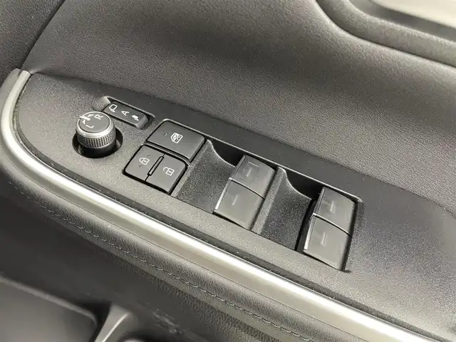 トヨタ ヴォクシー S－Z 千葉県 2022(令4)年 2.8万km アティチュードブラックマイカ 禁煙車/12.1インチフリップダウンモニター　後席モニター/トヨタセーフティセンス/・LDA　レーンディパーチャーアラート　レーンキープ/・PDA　プロアクティブドライビングアシスト/・PCS　プリクラッシュセーフティ　衝突軽減/・PKSB　パーキングサポートブレーキ/・コーナーセンサー/・BSM　ブラインドスポットモニター/両側電動ドア　両側パワースライドドア/快適利便パッケージ/・2列目オットマン/・2列目シートヒーター/・パワーバックドア　電動リアゲート/・ハンドルヒーター　ステアリングヒーター/ユニバーサルステップ/純正10.5インチディスプレイオーディオ/・ディスプレイオーディオplus/・ナビ機能/フルセグTV/CD・DVD/USB入力/HDMI入力/・アラウンドビュー　全方位カメラ/・ビルトインETC2.0/レーダークルーズコントロール/三眼LEDヘッドライト/フォグランプ/オートライト/オートハイビーム/ハーフレザーシート/前席/2列目シートヒーター/純正17インチアルミホイール/革巻きステアリング/ステアリングリモコン/電動パーキングブレーキ