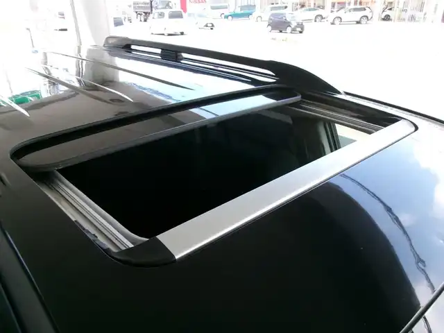トヨタ ランドクルーザー プラド TX 群馬県 2015(平27)年 10万km ブラック サンルーフ/ルーフレール/LEDヘッドライト/純正SDナビ・フルセグTV/　・BT・DVD(NSZT-W64)/純正バックモニター/純正ビルトインETC/純正17インチアルミホイール/スマートキー＆プッシュスタート/保証書＆取説