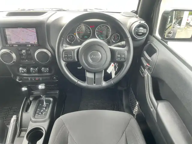クライスラー・ジープ ジープ ラングラー アンリミテッド スポーツ 島根県 2018(平30)年 6.1万km ブラック 4WD/社外メモリナビ　/フルセグＴＶ　/ＤＶＤ再生　/Ｂｌｕｅｔｏｏｔｈ接続　/ＥＴＣ　/バックカメラ /フリーダムトップ 3ピースモジュラーハードトップ/社外Black Rhinoアルミホイール/社外バンパーガード/社外サイドステップ/社外オーバーフェンダー　/横滑り防止装置　/クルーズコントロール　　　/純正フロアマット