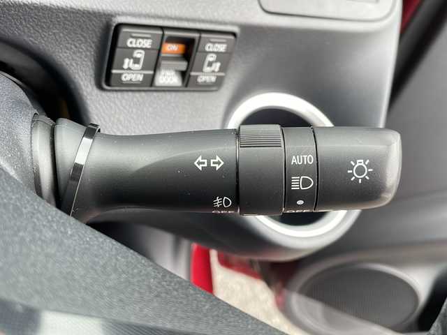 トヨタ シエンタ ハイブリッド G クエロ 岐阜県 2019(平31)年 5万km センシュアルレッドマイカ 純正９型ナビ　/ビルトインＥＴＣ　/全方位カメラ　/ドライブレコーダー　/クルーズコントロール/両側パワースライド　/衝突軽減システム　/レーンキープアシスト　/横滑り防止装置　/前後コーナーセンサー　/ＬＥＤヘッドライト　/オートハイビーム/オートライト/プッシュスタート/スマートキー/純正15インチアルミホイール/純正フロアマット