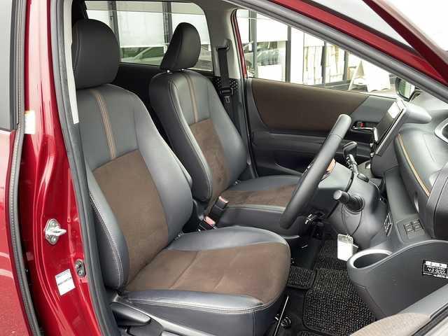 トヨタ シエンタ ハイブリッド G クエロ 岐阜県 2019(平31)年 5万km センシュアルレッドマイカ 純正９型ナビ　/ビルトインＥＴＣ　/全方位カメラ　/ドライブレコーダー　/クルーズコントロール/両側パワースライド　/衝突軽減システム　/レーンキープアシスト　/横滑り防止装置　/前後コーナーセンサー　/ＬＥＤヘッドライト　/オートハイビーム/オートライト/プッシュスタート/スマートキー/純正15インチアルミホイール/純正フロアマット