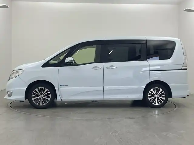 日産 セレナ HWS S HV Vセレ +Sefty Aセーフ 群馬県 2015(平27)年 6.3万km ブルームーンホワイトP 純正８型ナビ　純正１１型後席モニター　全周囲カメラ　ドラレコ　ＥＴＣ　両側電動スライドドア　衝突被害軽減ブレーキ　クルーズコントロール　革巻きステアリング　ＬＥＤライト　フォグ　スマートキー　禁煙車