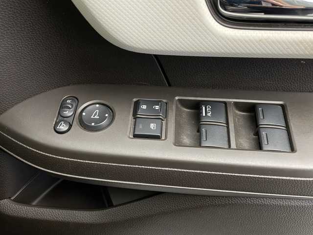 ホンダ Ｎ ＢＯＸ EX ターボ 長野県 2021(令3)年 3.3万km プラチナホワイトパール 純正メモリナビ/Bluetooth／CD／DVD／フルセグTV/バックカメラ/ETC/純正フロアマット/ドアバイザー/両側パワスラ/横滑り防止装置/衝突被害軽減システム/レーンキープアシスト/先行車検知/先行車発進お知らせ/路外逸脱抑制システム/標識認識機能/コーナーセンサー（後のみ）/前席シートヒーター/LEDヘッドライト/スマートキー/スペアキー1本