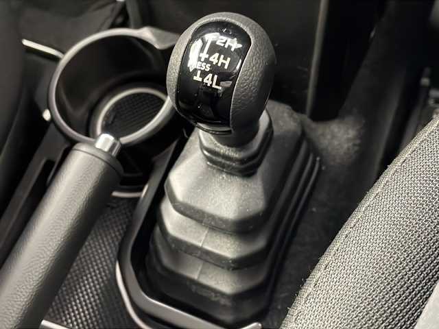スズキ ジムニー XC 岐阜県 2020(令2)年 2万km ブルーイッシュブラックパール3 純正8インチSDナビ(CN-RZ856)/FM/AM/SD/USB/BLUETOOTH /CD/DVD/フルセグテレビ/バックカメラ/革巻きステアリング/ステアリングリモコン/クルーズコントロール/ヘッドライトウォッシャー/スズキセーフティサポート/LEDヘッドライト/オートライト