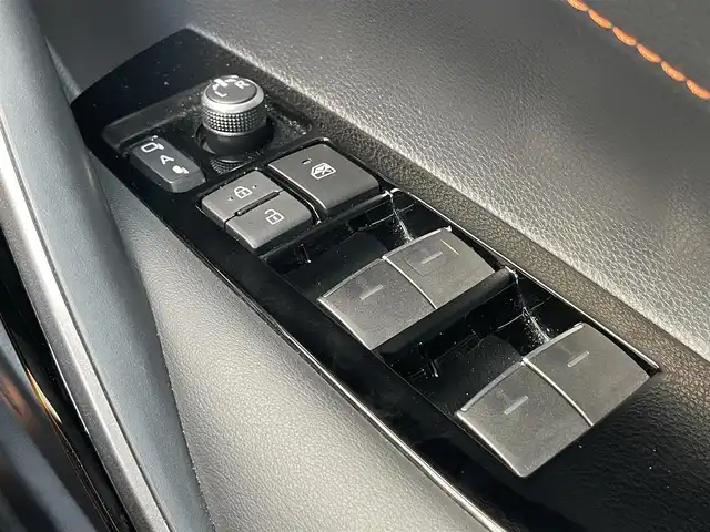 トヨタ カローラツーリング ハイブリッド W×B 50ミリオンED 千葉県 2022(令4)年 4.5万km ブラックマイカ ワンオーナー　/９インチ純正ディスプレイオーディオ　/バックカメラ　/Ｂｌｕｅｔｏｏｔｈ接続あり　/ＥＴＣ　/追従型クルーズコントロール　/コーナーセンサー　/衝突被害軽減ブレーキ　/純正アルミホイール
