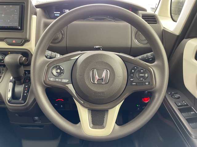 ホンダ Ｎ ＢＯＸ L 道央・札幌 2023(令5)年 2.1万km クリスタルブラックパール ・４WD  /   Honda SENSING/・衝突被害軽減ブレーキ/・レーダークルーズコントロール/・社外ナビ/・CD.Bluetooth.SD.USB/・バックカメラ/・両側パワースライドドア/・運転席＆助手席シートバックテーブル/・運転席＆助手席シートヒーター/・LEDライト/オートハイビーム/・ビルトインETC/・フロント左右シートヒーター/・ミラーヒーター/・コーナーセンサー