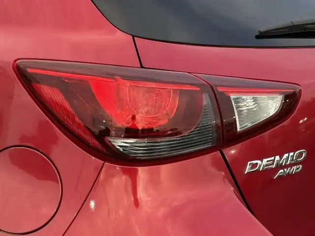 マツダ デミオ XD ツーリング 岩手県 2017(平29)年 11.5万km ソウルレッドプレミアムメタリック 4WD/ディーゼル/ヘッドアップディスプレイ/前席シートヒーター/純正ナビ/→フルセグTV/Bluetooth/CD/DVD/FM/AM/バックカメラ/ステアリングスイッチ/横滑り防止装置/オートライト/LEDヘッドライト/フォグライト/〇プッシュスタート/〇電動格納ミラー/〇ウィンカーミラー/〇ドアバイザー/〇フロアマット/〇スマートキー/〇シガーソケット/〇USBポート/前ドライブレコーダー/純正ETC