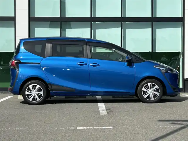 トヨタ シエンタ G クエロ 和歌山県 2019(令1)年 3.3万km コバルトブルーメタリック 純正7インチナビ/フルセグTV/(AM/FM/CD/DVD/SD/USB/Bluetooth)/全方位カメラ/衝突軽減ブレーキ/車線逸脱防止/クリアランスソナー/先行車発進お知らせ/両側パワースライドドア/ETC/ドライブレコーダー/LEDヘッドライト/オートライト/フォグランプ/オートハイビーム/ハーフレザーシート/プッシュスタート/スマートキー/スペアキー