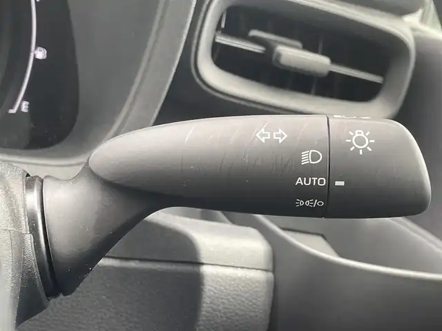 トヨタ シエンタ ハイブリッド Z 和歌山県 2023(令5)年 0.9万km ホワイトパールクリスタルシャイン 純正10.5インチナビ/バックカメラ/フルセグTV/BT/USB/衝突軽減ブレーキ/レーンキープアシスト/ブラインドスポットモニター/レーダークルコン/オートライト/前後コーナーセンサー/モデリスタエアロ/前後ドラレコ/ビルトインETC2.0/両側パワスラ/１００V充電/ステアリングヒーター/ステアリングリモコン