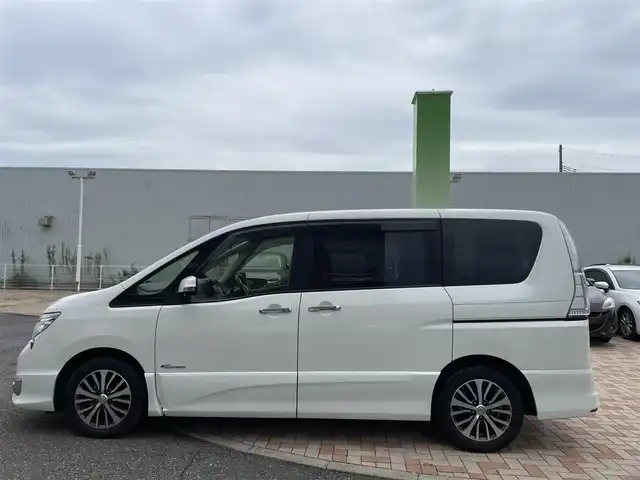 日産 セレナ ハイウェイS G S HV Aセーフ 新潟県 2014(平26)年 9.8万km ブリリアントホワイトパール (株)IDOMが運営する【じしゃロン新潟店】の自社ローン専用車両になります。/こちらは現金またはオートローンご利用時の価格です。自社ローンご希望の方は別途その旨お申付け下さい/純正SDナビ（MM513D-L）/フルセグTV視聴可能（走行中視聴可能）/Bluetooth/AUX接続可能/後席フリップダウンモニター（ALPINE）/全方位カメラ/クルーズコントロール/ビルトインETC/両側パワースライドドア/前後コーナーセンサー/LEDヘッドライト/電動格納ウィンカーミラー/プッシュスタート/スマートキー