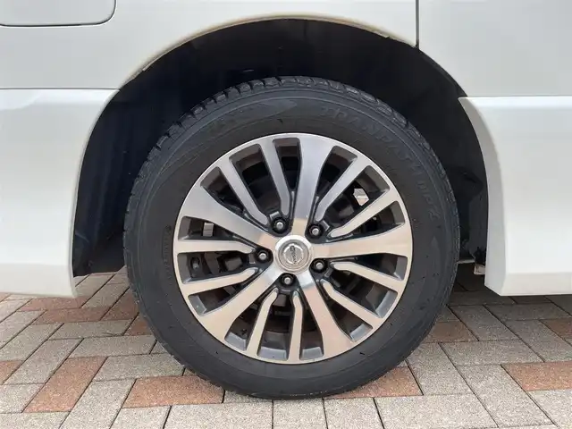 日産 セレナ ハイウェイS G S HV Aセーフ 新潟県 2014(平26)年 9.8万km ブリリアントホワイトパール (株)IDOMが運営する【じしゃロン新潟店】の自社ローン専用車両になります。/こちらは現金またはオートローンご利用時の価格です。自社ローンご希望の方は別途その旨お申付け下さい/純正SDナビ（MM513D-L）/フルセグTV視聴可能（走行中視聴可能）/Bluetooth/AUX接続可能/後席フリップダウンモニター（ALPINE）/全方位カメラ/クルーズコントロール/ビルトインETC/両側パワースライドドア/前後コーナーセンサー/LEDヘッドライト/電動格納ウィンカーミラー/プッシュスタート/スマートキー