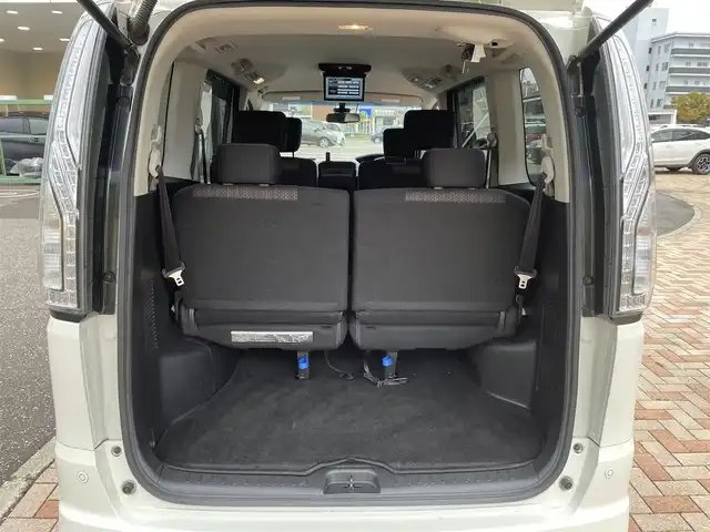 日産 セレナ ハイウェイS G S HV Aセーフ 新潟県 2014(平26)年 9.8万km ブリリアントホワイトパール (株)IDOMが運営する【じしゃロン新潟店】の自社ローン専用車両になります。/こちらは現金またはオートローンご利用時の価格です。自社ローンご希望の方は別途その旨お申付け下さい/純正SDナビ（MM513D-L）/フルセグTV視聴可能（走行中視聴可能）/Bluetooth/AUX接続可能/後席フリップダウンモニター（ALPINE）/全方位カメラ/クルーズコントロール/ビルトインETC/両側パワースライドドア/前後コーナーセンサー/LEDヘッドライト/電動格納ウィンカーミラー/プッシュスタート/スマートキー