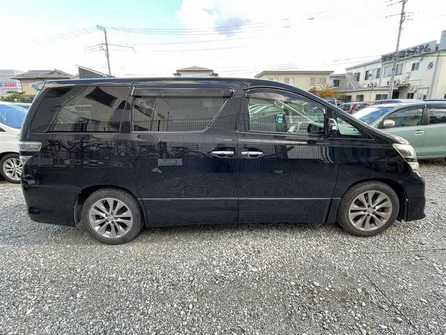 トヨタ ヴェルファイア 2．4Z プラチナセレクションⅡ 神奈川県 2011(平23)年 11.9万km ブラック (株)IDOMが運営する【じしゃロン秦野店】の自社ローン専用車両になります。こちらは現金またはオートローンご利用時の価格です。自社ローンご希望の方は別途その旨お申付け下さい/純正メモリナビ/バックカメラ/フリップダウンモニター/社外ドラレコ/ETC/パワーバックドア/ステアリングリモコン