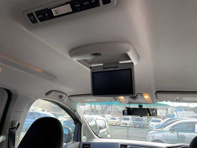 トヨタ ヴェルファイア 2．4Z プラチナセレクションⅡ 神奈川県 2011(平23)年 11.9万km ブラック (株)IDOMが運営する【じしゃロン相模原店】の自社ローン専用車両になります。こちらは現金またはオートローンご利用時の価格です。自社ローンご希望の方は別途その旨お申付け下さい/純正メモリナビ/バックカメラ/フリップダウンモニター/社外ドラレコ/ETC/パワーバックドア/ステアリングリモコン