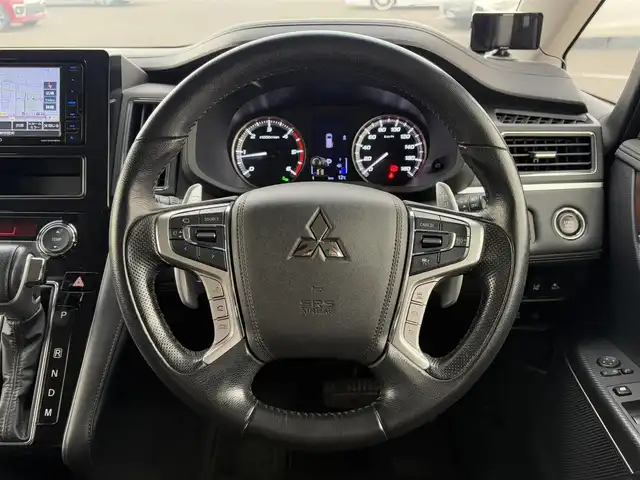 三菱 デリカＤ：５ P 大分県 2020(令2)年 6.7万km ウォームホワイトパール ・メモリーナビ(CD/DVD/BT/SD/USB)/・バックモニター/・フルセグテレビ/・ALPINEフリップダウンモニター/・両側パワースライドドア/・衝突軽減ブレーキ/・サイドステップ/・レーダークルーズコントロール/・ブレーキホールド/・パドルシフト/・ステアリングリモコン/・オートハイビーム/・シートヒーター