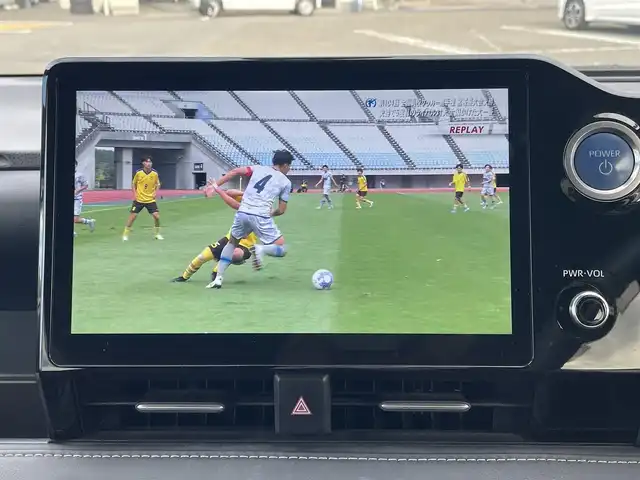 トヨタ ノア ハイブリッド S－Z 宮城県 2022(令4)年 5.4万km ホワイトパールクリスタルシャイン 純正メモリナビ/モデリスタエアロ/デジタルインナーミラー/純正フリップダウンモニター/ユニバーサルステップ/プロジェクションイルミネーション/インテリアイルミネーション/純正フロアマット/ブラインドスポットモニター/ヘッドアップディスプレイ/レーダークルーズコントロール/オートハイビーム/レーンキープアシスト/自動駐車支援システム/アラウンドビューモニター/ブレーキホールド/電動リアゲート/社外ドライブレコーダー前後/ETC2.0/スペアキー×１、エンジンスターター×１/純正AWスタッドレスタイヤ205/55R17